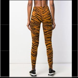 Nike workout tights/leggings